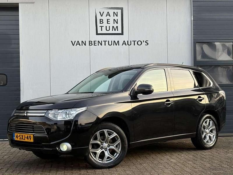 Zwart Occasion 2013 Mitsubishi Outlander P-HEV Instyle SUV | € 6.900 (Super prijs) - Afbeelding 1/4