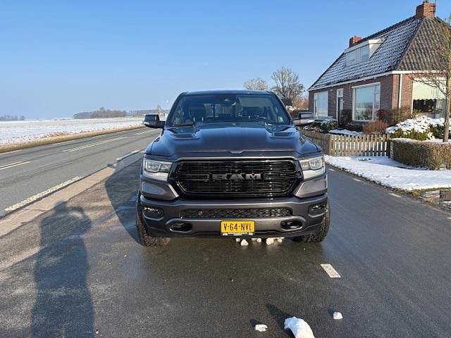 Occasion Dodge Ram 401 PK (294 kW) 2023 Grijs (metallic) Pickup