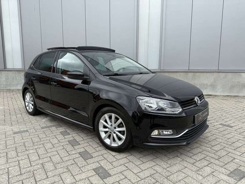 Gebruikt 2015 VW Polo LOUNGE Sedan | € 10.799 (Eerlijke prijs) - Afbeelding 1/4