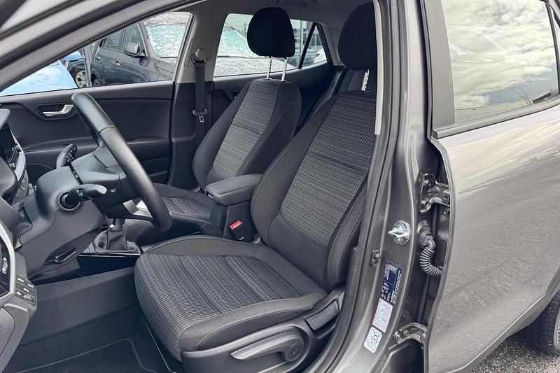 Occasion Kia Stonic 101 PK (74 kW) 2025 Grijs SUV