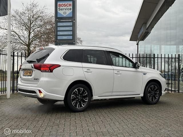 Occasion Mitsubishi Outlander P-HEV 121 PK (88 kW) 2018 Wit SUV