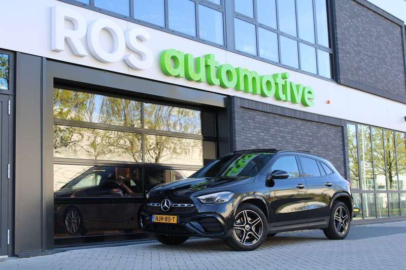 Zwart, metallic lak Gebruikt 2023 Mercedes GLA250 AMG line SUV | € 48.750 (Duur) - Afbeelding 1/4
