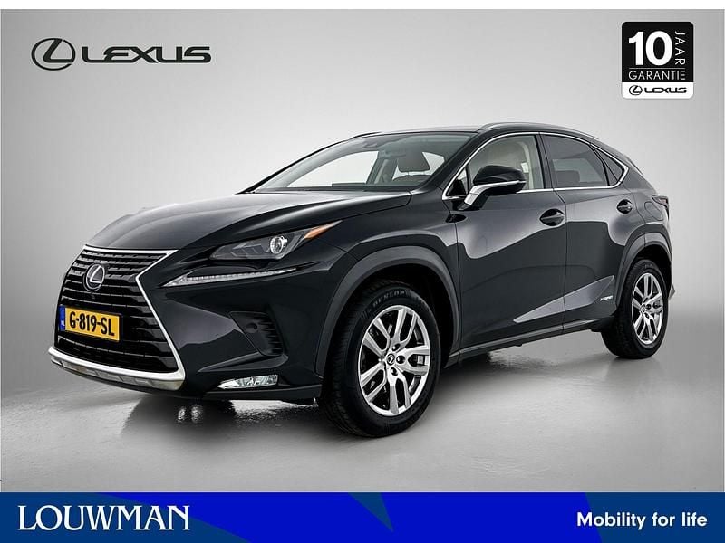 Zwart Gebruikt 2019 Lexus NX300h Luxury Line SUV | € 34.445 (Eerlijke prijs) - Afbeelding 1/3