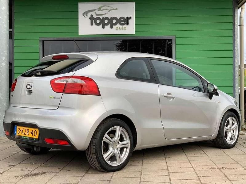 Occasion Kia Rio 86 PK (63 kW) 2013 Grijs Hatchback