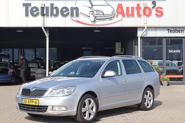 Grijs Gebruikt 2012 Skoda Octavia Business Line Stationwagen | € 2.885 (Super prijs) - Afbeelding 1/4
