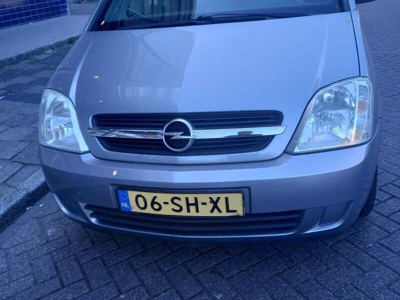 Grijs Gebruikt 2006 Opel Meriva Essentia MPV | € 1.550 (Eerlijke prijs) - Afbeelding 1/4