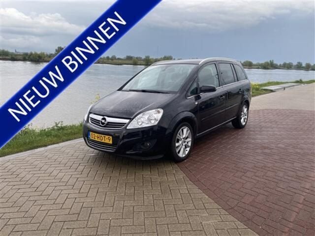 Zwart Gebruikt 2008 Opel Zafira Executive MPV | € 1.999 (Goede deal) - Afbeelding 1/4