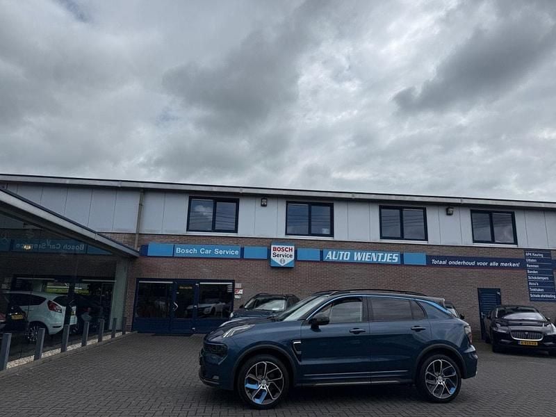Blauw, metallic lak Gebruikt 2023 Lynk & Co 01 SUV | € 24.750 (Eerlijke prijs) - Afbeelding 1/4