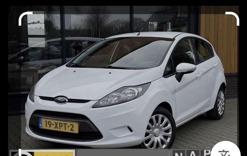 Wit Gebruikt 2012 Ford Fiesta Hatchback | € 3.500 (Goede deal) - Afbeelding 1/4