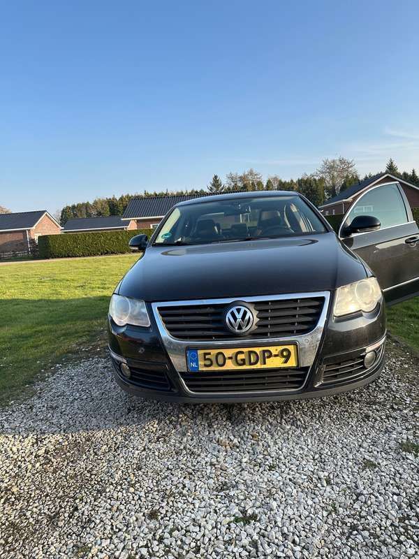 Zwart Gebruikt 2008 VW Passat Comfortline Sedan | € 2.750 (Goede deal) - Afbeelding 1/4