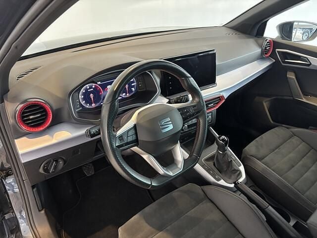 Occasion Seat Arona Business 95 PK (69 kW) 2022 Grijs SUV