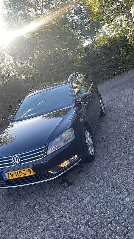 Zwart Gebruikt 2011 VW Passat Comfortline Stationwagen | € 5.250 (Eerlijke prijs) - Afbeelding 1/4