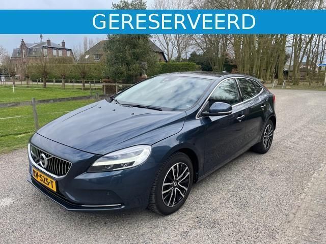Blauw Gebruikt 2016 Volvo V40 Stationwagen | € 16.995 (Duur) - Afbeelding 1/4