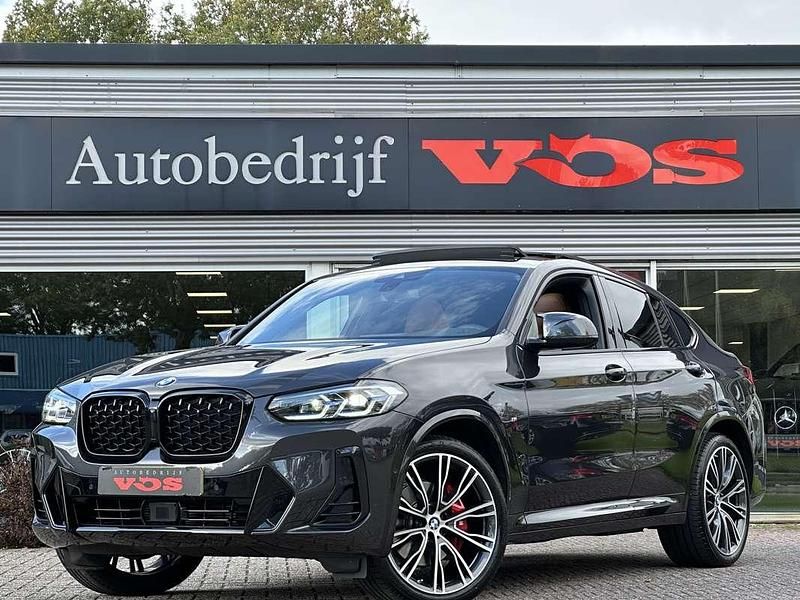 Grijs Gebruikt 2023 BMW X4 M Sport SUV | € 59.900 - Afbeelding 1/4