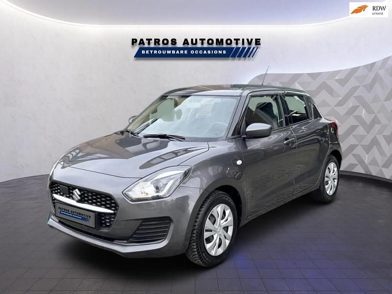 Grijs Occasion 2021 Suzuki Swift Comfort Hatchback | € 13.750 (Goede deal) - Afbeelding 1/4
