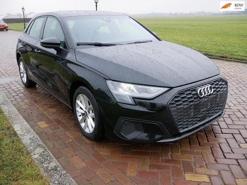 Occasion Audi A3 Sportback Business 150 PK (110 kW) 2020 Zwart Hatchback