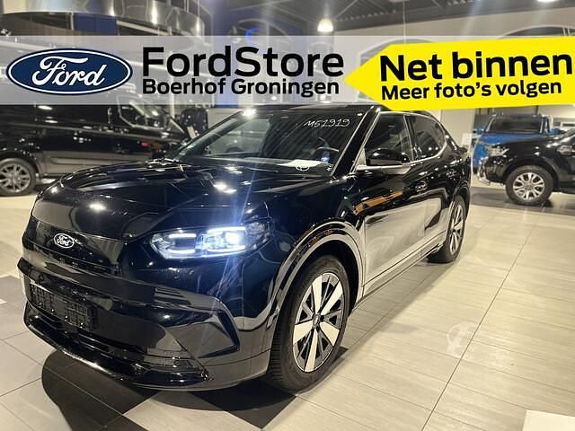 Zwart (metallic) Gebruikt 2025 Ford Capri S SUV | € 40.890 - Afbeelding 1/4