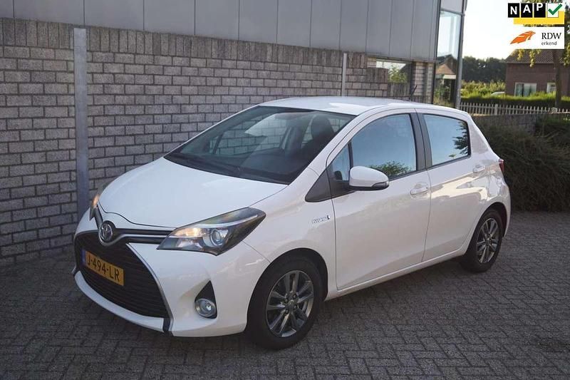 Wit Gebruikt 2015 Toyota Yaris Hybrid Hatchback | € 9.650 (Goede deal) - Afbeelding 1/4
