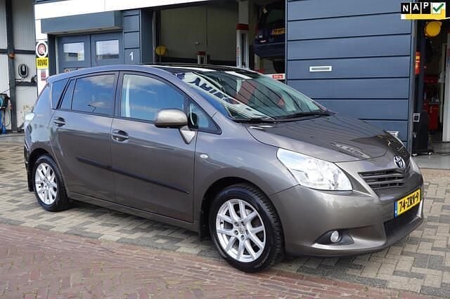 Grijs Gebruikt 2013 Toyota Verso Business Edition MPV | € 6.450 (Super prijs) - Afbeelding 1/4