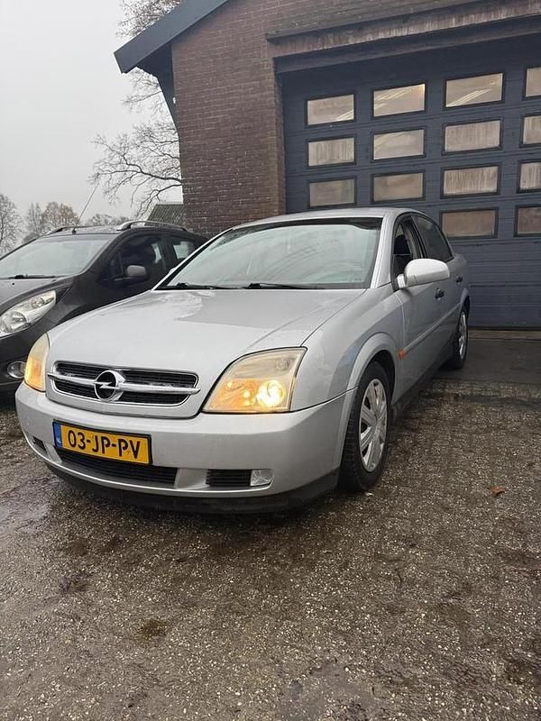Gebruikt 2002 Opel Vectra Comfort | € 999 (Eerlijke prijs) - Afbeelding 1/4