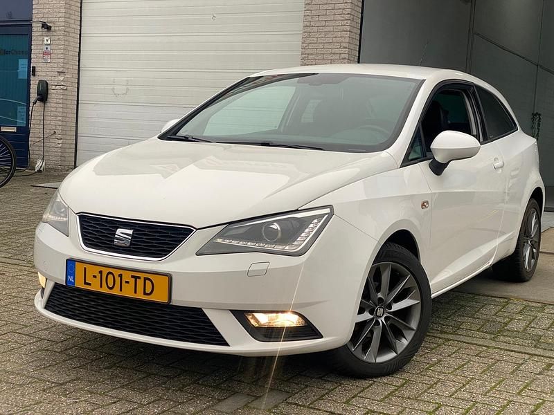 Wit Gebruikt 2014 Seat Ibiza Ecomotive Hatchback | € 6.450 (Eerlijke prijs) - Afbeelding 1/4