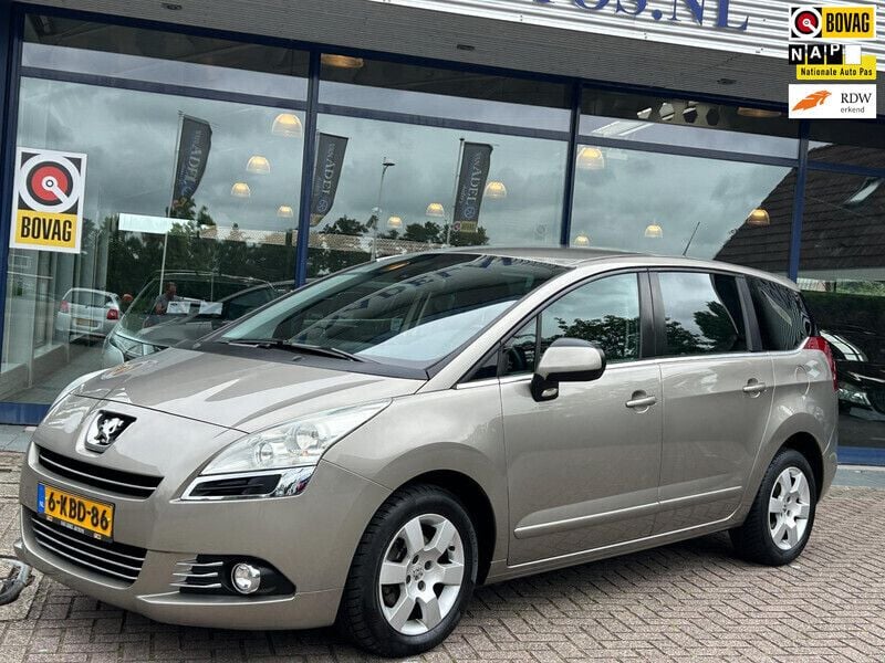 Grijs Gebruikt 2013 Peugeot 5008 MPV | € 4.449 (Goede deal) - Afbeelding 1/4