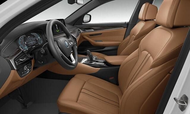 Occasion BMW 530e Luxury Line 292 PK (214 kW) 2021 Wit Stationwagen