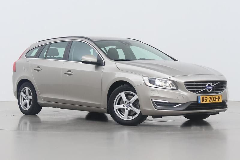 Bruin Gebruikt 2014 Volvo V60 Momentum Stationwagen | € 14.400 (Eerlijke prijs) - Afbeelding 1/1