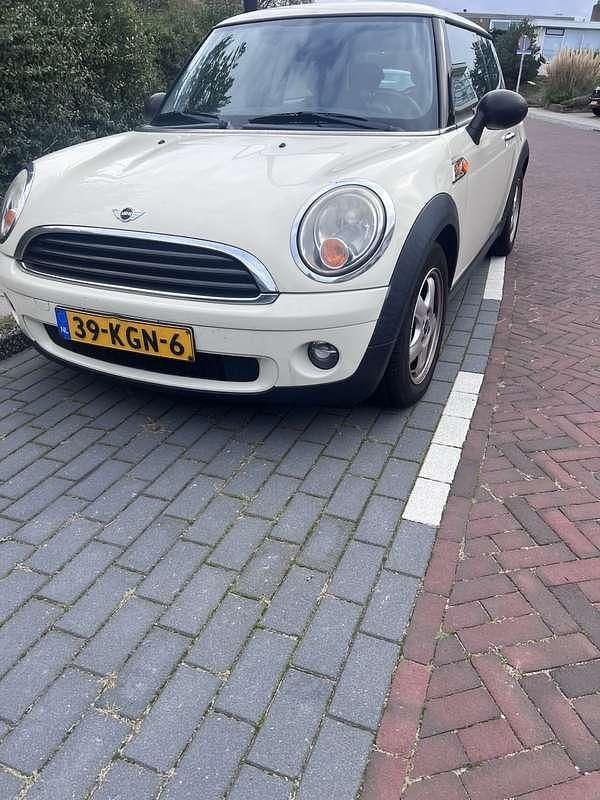 Wit Gebruikt 2009 Mini ONE Business Hatchback | € 3.500 (Eerlijke prijs) - Afbeelding 1/4