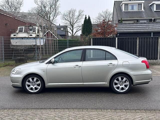 Occasion Toyota Avensis Luna 147 PK (108 kW) 2004 Grijs Hatchback