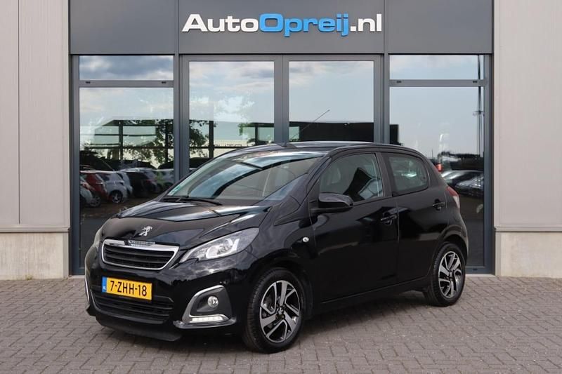 Zwart, andere lak Gebruikt 2015 Peugeot 108 Allure Hatchback | € 7.995 (Eerlijke prijs) - Afbeelding 1/4