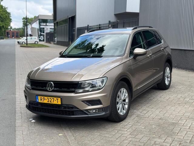 Geel Gebruikt 2018 VW Tiguan Comfortline SUV | € 13.950 (Super prijs) - Afbeelding 1/4