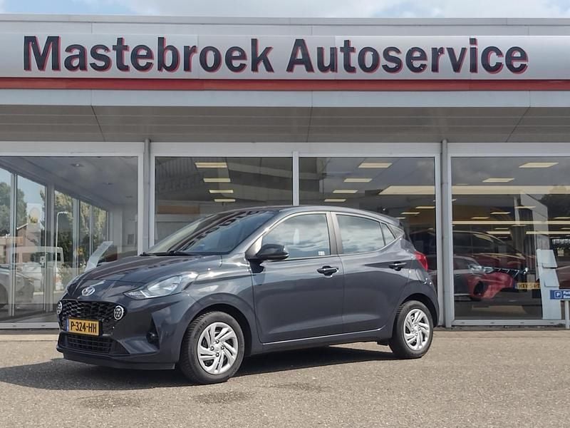 Grijs Gebruikt 2022 Hyundai i10 Comfort Hatchback | € 11.950 (Eerlijke prijs) - Afbeelding 1/4