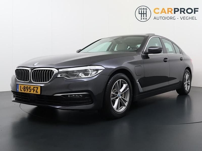 Grijs Occasion 2019 BMW 530 Executive Sedan | € 27.995 (Super prijs) - Afbeelding 1/4