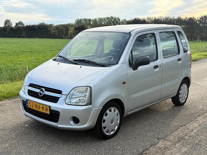 Grijs Gebruikt 2004 Opel Agila Essentia Hatchback | € 1.100 (Eerlijke prijs) - Afbeelding 1/1