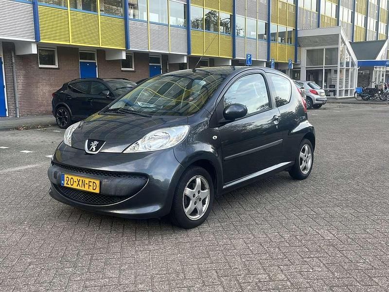 Grijs Gebruikt 2007 Peugeot 107 Hatchback | € 1.250 (Goede deal) - Afbeelding 1/4
