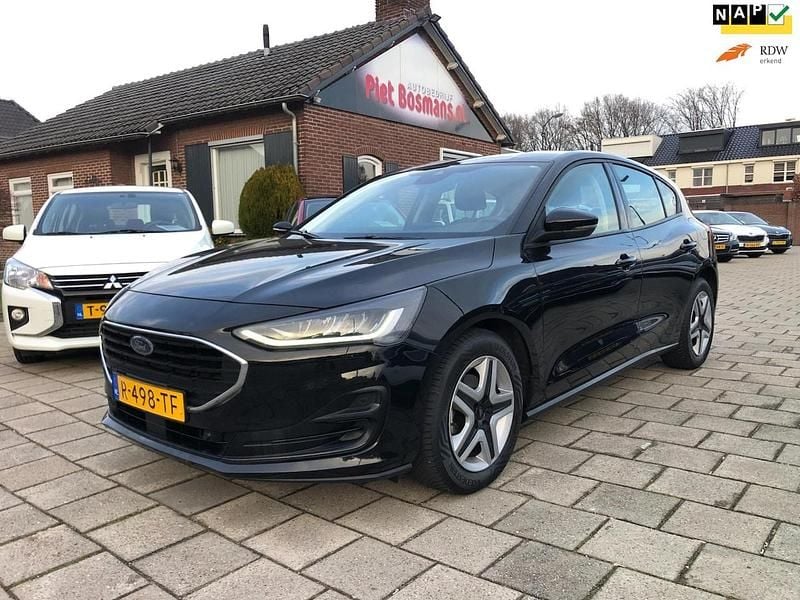 Zwart Occasion 2022 Ford Focus Hatchback | € 14.840 (Eerlijke prijs) - Afbeelding 1/4