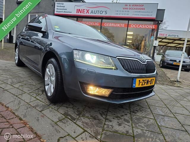 Grijs Gebruikt 2015 Skoda Octavia Business Line Hatchback | € 7.445 (Eerlijke prijs) - Afbeelding 1/4