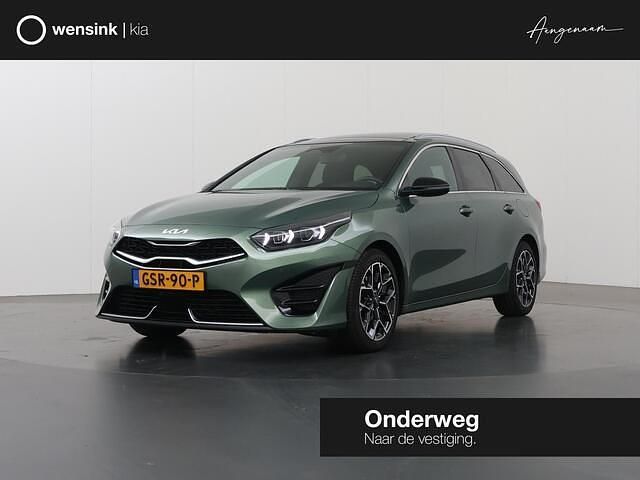 Groen Gebruikt 2024 Kia Ceed Sportswagon GT-Line Stationwagen | € 32.935 (Iets duurder) - Afbeelding 1/4