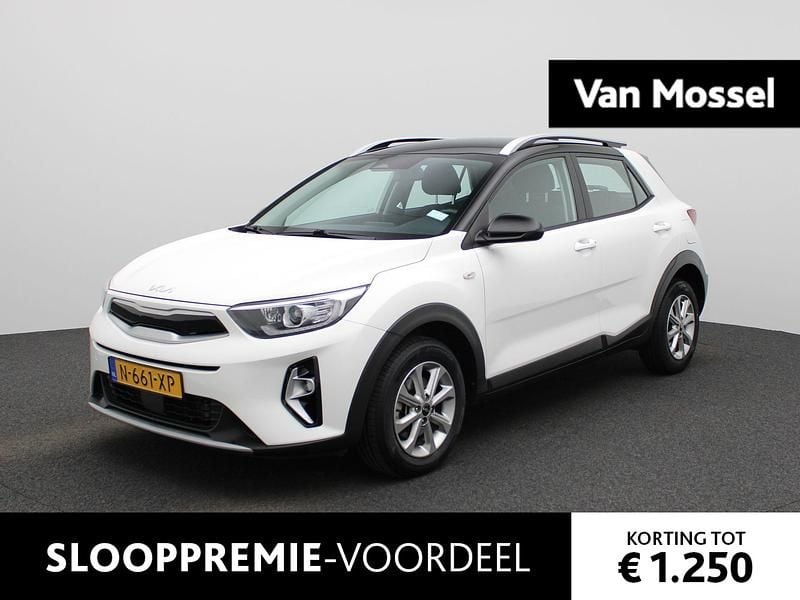 Wit Gebruikt 2022 Kia Stonic SUV | € 16.900 (Goede deal) - Afbeelding 1/4