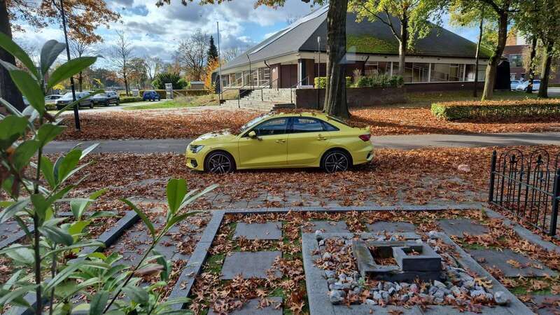 Geel Gebruikt 2023 Audi A3 e-tron Proline Hatchback | € 29.403 (Eerlijke prijs) - Afbeelding 1/4