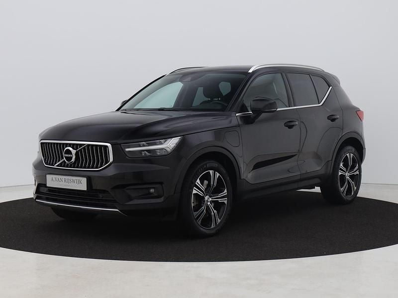 Zwart Gebruikt 2021 Volvo XC40 Inscription SUV | € 27.400 (Super prijs) - Afbeelding 1/4