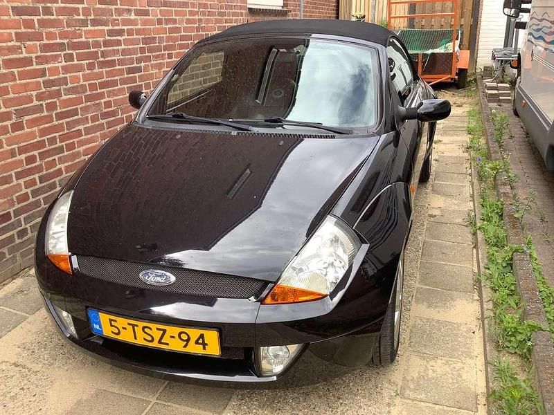 Zwart Gebruikt 2004 Ford Ka Futura Hatchback | € 1.750 (Goede deal) - Afbeelding 1/4