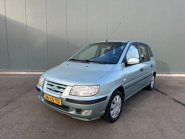 Grijs Occasion 2003 Hyundai Matrix GLS MPV | € 1.445 (Eerlijke prijs) - Afbeelding 1/4