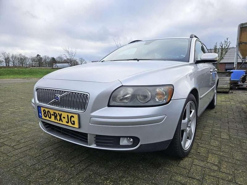 Zilver Occasion 2005 Volvo V50 Momentum Stationwagen | € 2.950 (Goede deal) - Afbeelding 1/4