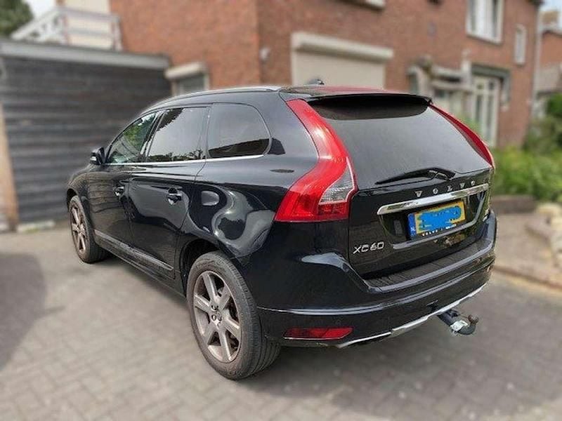 Zwart Gebruikt 2015 Volvo XC60 Summum SUV | € 24.000 (Duur) - Afbeelding 1/4