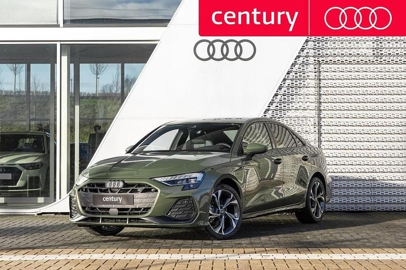 Nieuw Audi A3 Ambiente 116 PK (85 kW) 2025 Groen (metallic) Sedan