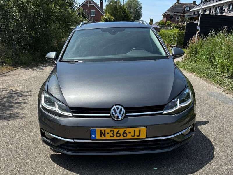Grijs Gebruikt 2017 VW Golf VII Highline Stationwagen | € 9.950 (Goede deal) - Afbeelding 1/4