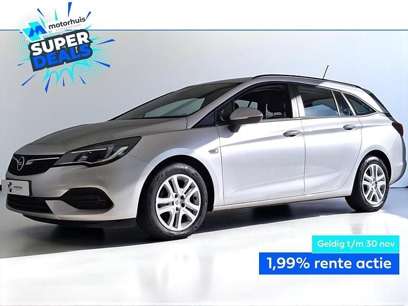 Grijs Gebruikt 2021 Opel Astra Edition Stationwagen | € 16.940 (Eerlijke prijs) - Afbeelding 1/4