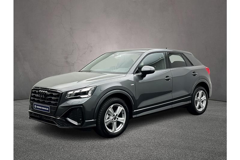 Nieuw Audi Q2 Basis 150 PK (110 kW) 2025 Daytonagrijs pareleffect SUV